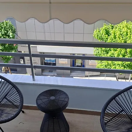 Homing Inspired Modern Living Volos